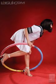 モデル由美「かわいい女子高生がワークアウト時にストッキングを見せてくれる」【LiguiLiGui】シルクフット写真写真